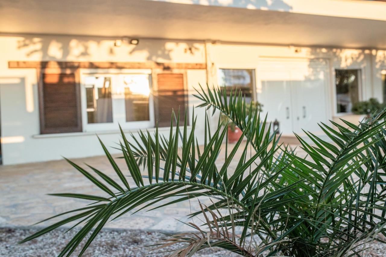 Rafia Loft Loutraki, Garden & Pool Table - Beach Exterior photo